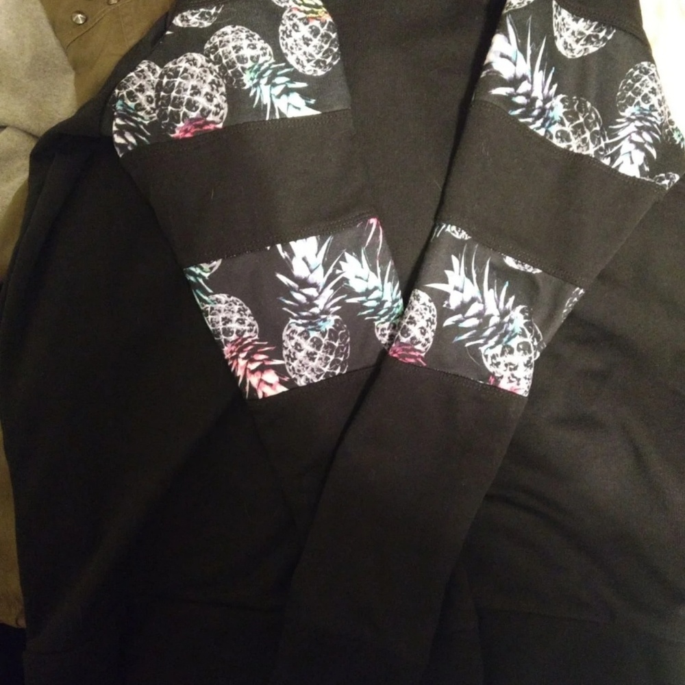 Pineapple Top - image 1